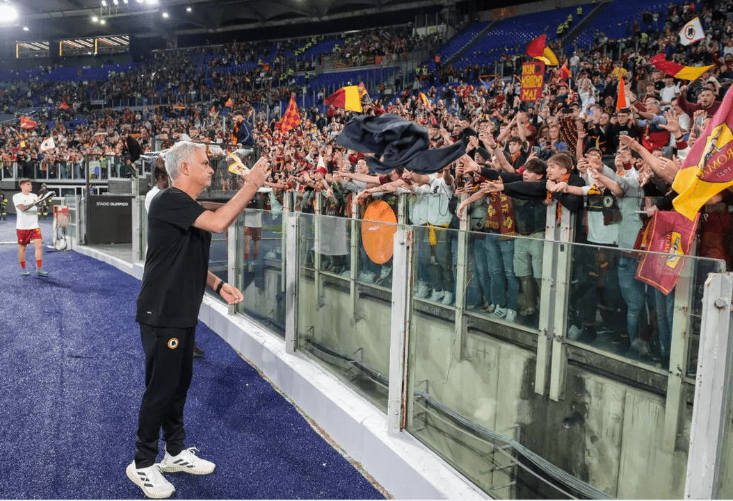 包含荷甲倒计时；罗马国际比赛日手感冰凉；细节引发关注；底气十足；球队文化再被提及的词条