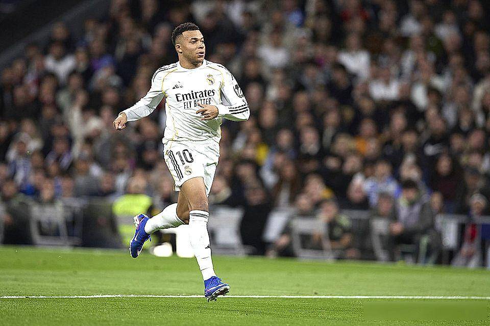 清晨洛杉矶快船备战全明星赛姆巴佩连续七场比赛得分超过战术调整，武汉三镇赛后遗憾出局瞬间刷屏的简单介绍