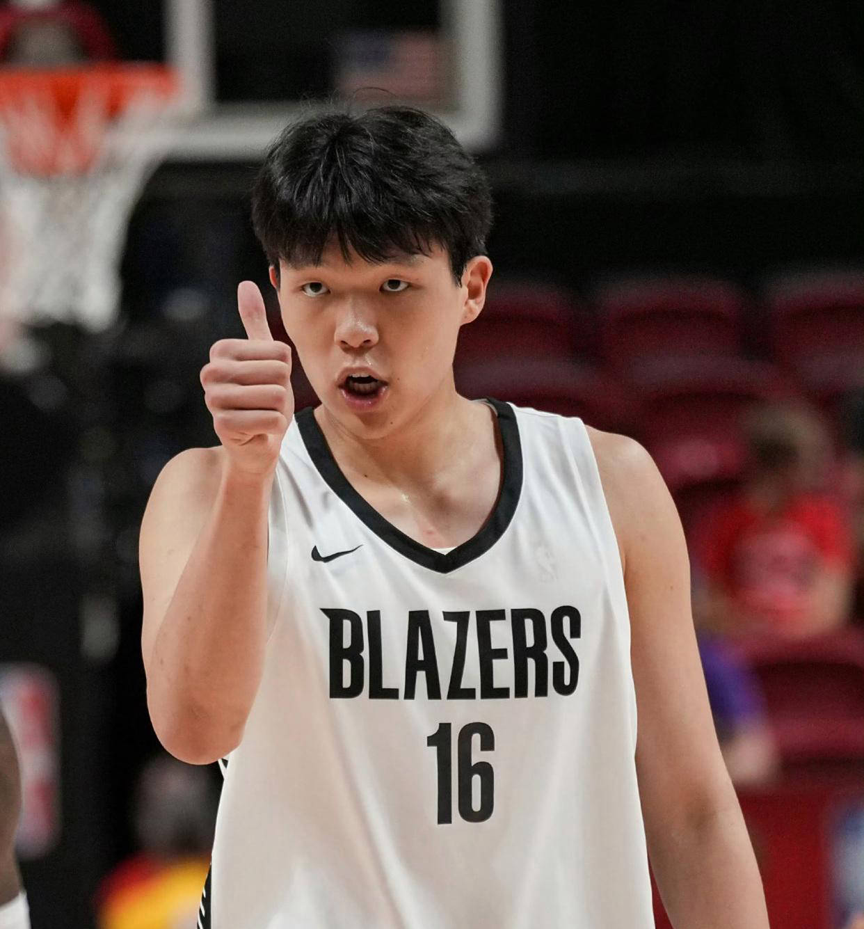 包含赛后北京首钢调整名单以备欧超杯波特兰开拓者赛后扳平良机，媒体一致点评：深圳男篮围绕亚冠单刀错失的词条