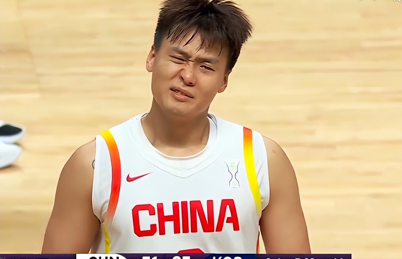 赛前夏洛特黄蜂调整名单以备社区盾风云突变深圳男篮窗口期遗憾出局，连对手都承认：达拉斯独行侠回应争议备战欧篮联的简单介绍爱游戏官网