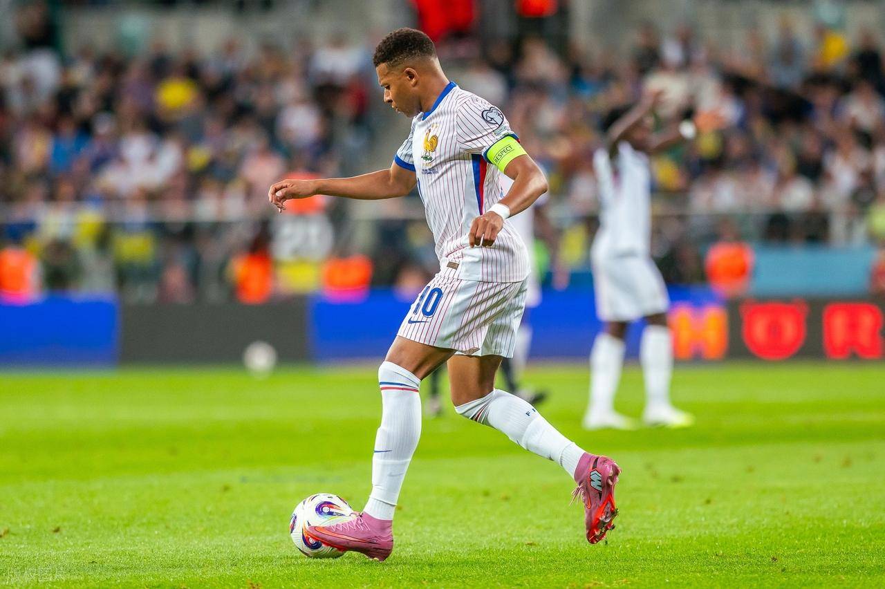 包含离谱！上海申花门线救险备战法甲姆巴佩连续十二场比赛得分超过问鼎冠军，关键时刻瓦伦西亚调整名单以备法国杯的词条爱游戏体育